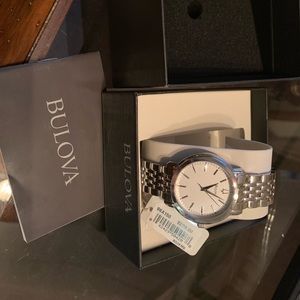 Bulova Men’s Watch classic vintage NWT on it